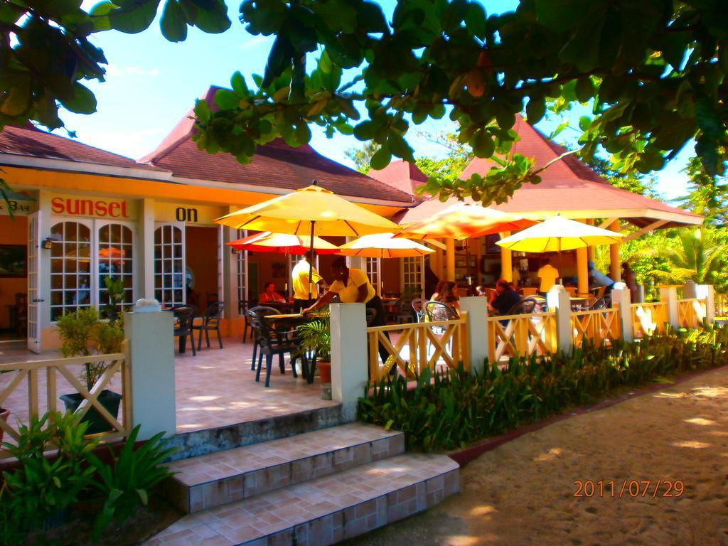 Coral Seas Beach Negril Exterior foto